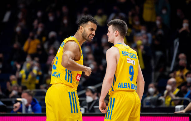 更多地方的 更多地方的