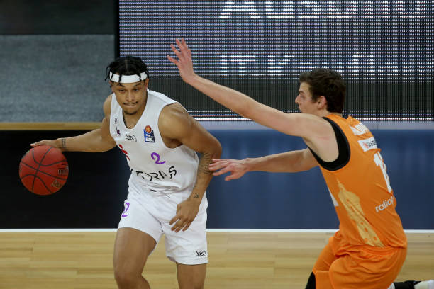 强调对球场 强调对球场